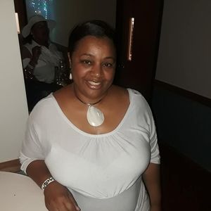 Meet your Posher, Deedee